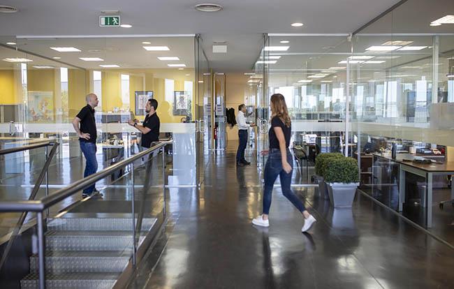 People & Technologies